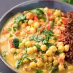 Vegan Chickpea Curry with Spinach and Tomatoes | The Foodie Eats