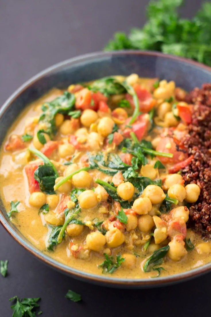 Vegan Chickpea Curry with Spinach and Tomatoes | The Foodie Eats