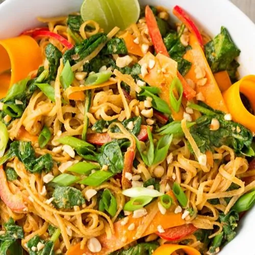 Thai Noodle Salad with Sweet and Spicy Peanut Sauce | The Foodie Eats