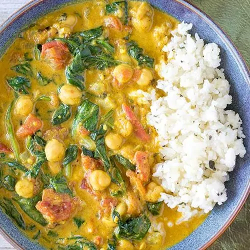 Bowl of Instant Pot Curry with Chickpeas with rice