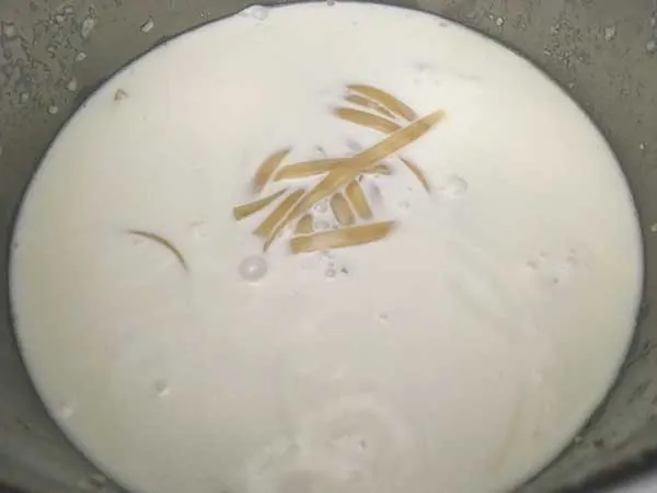 Instant Pot Shrimp Alfredo | The Foodie Eats