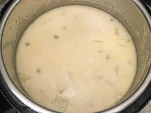 Pressure Cooker Potato Soup | The Foodie Eats
