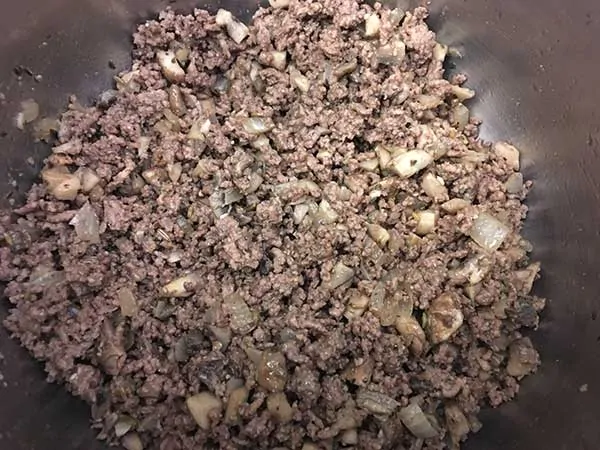 browned ground beef with sautéed mushrooms
