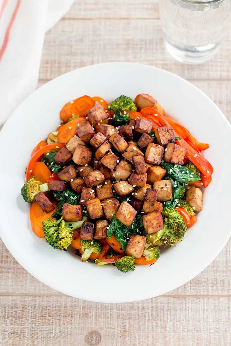 https://thefoodieeats.com/wp-content/uploads/2019/06/air_fryer_tofu_buddha_bowl_14.webp